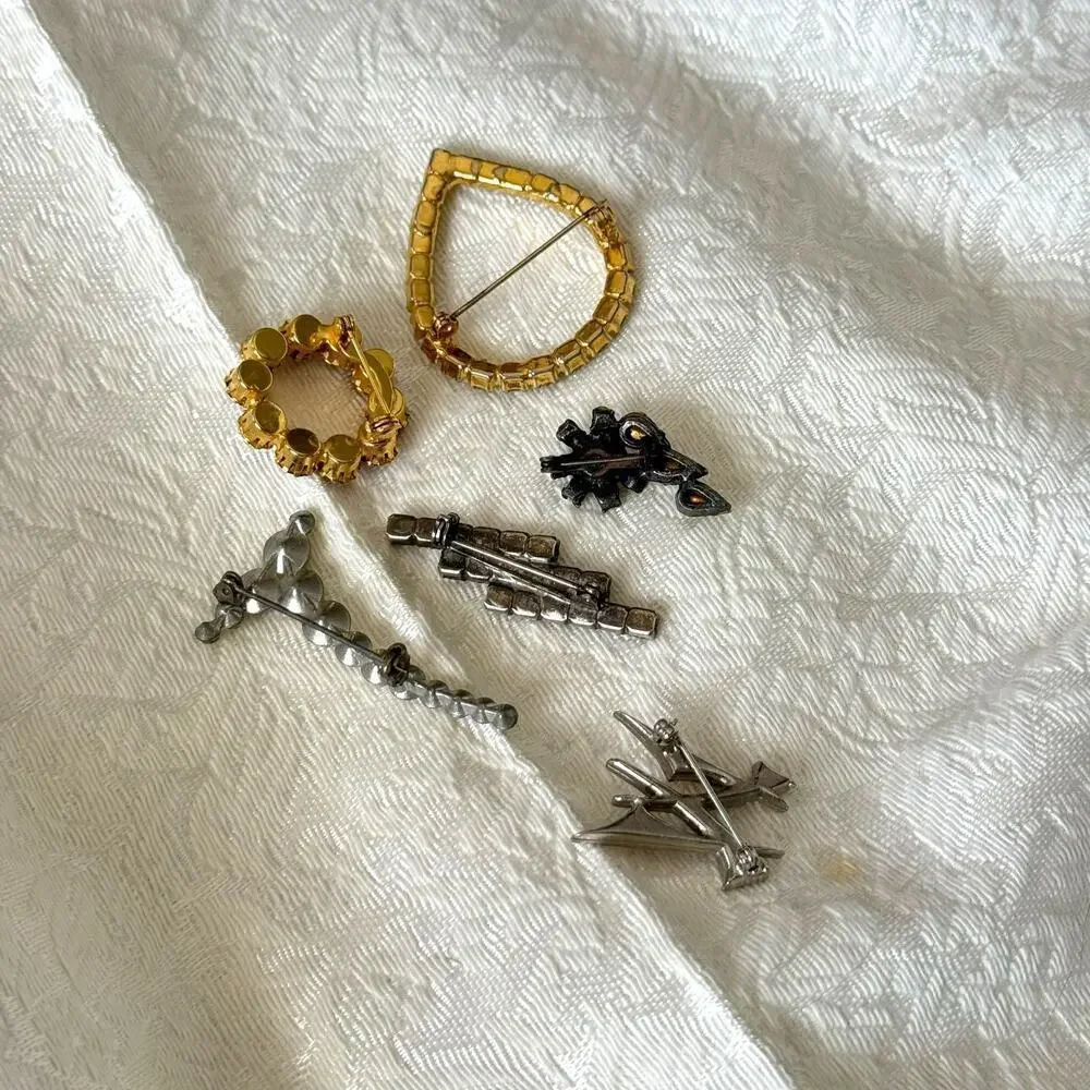 6 Vintage Rhinestone Pin Brooches Red, White Silver Metal 1940’s+ Estate Lot